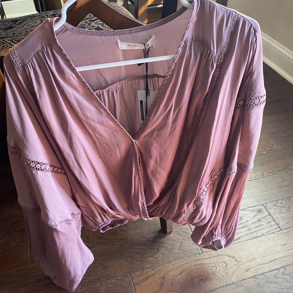 Balloon Sleeve Blouse with Embroidered Hole